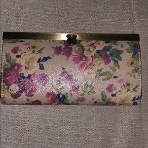 Patricia Nash wallet